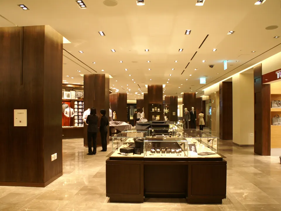 SHINSEGAE DEPARTMENT MAIN STORE: B1F ACCESSORY