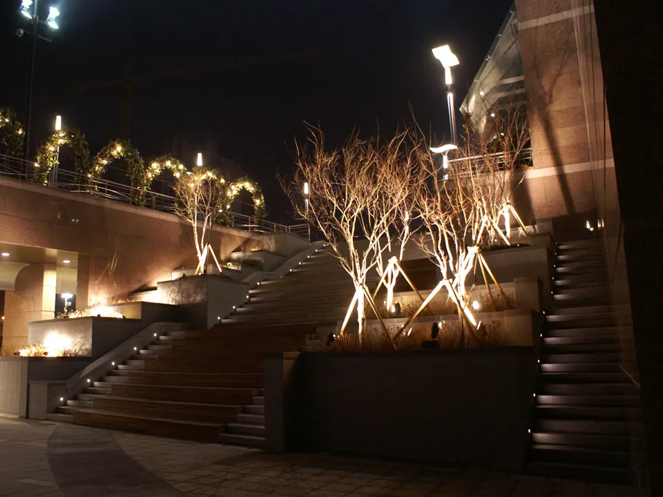 SHINSEGAE DEPARTMENT GYEONGGI STORE: 1F GARDEN