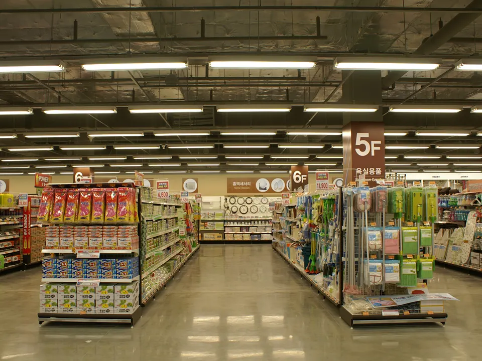 E-MART SACHEUN STORE: FOOD ISLAND