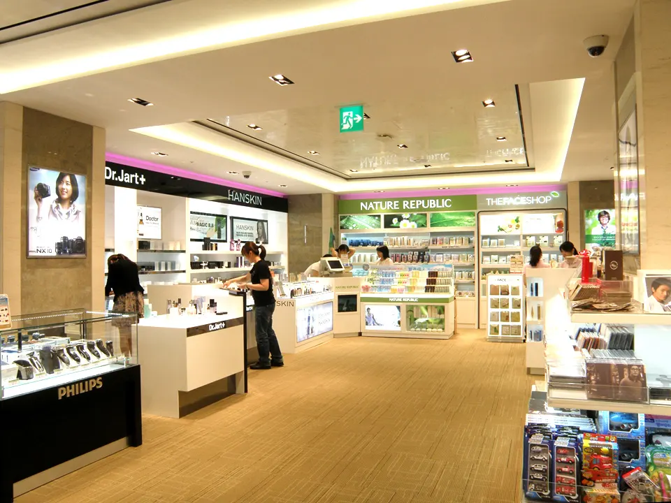 LOTTE DUTY FREE MAIN STORE: 2F COSMETICS