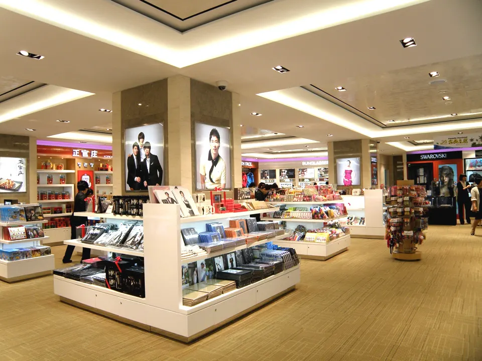 LOTTE DUTY FREE MAIN STORE: 2F ACCESSORY