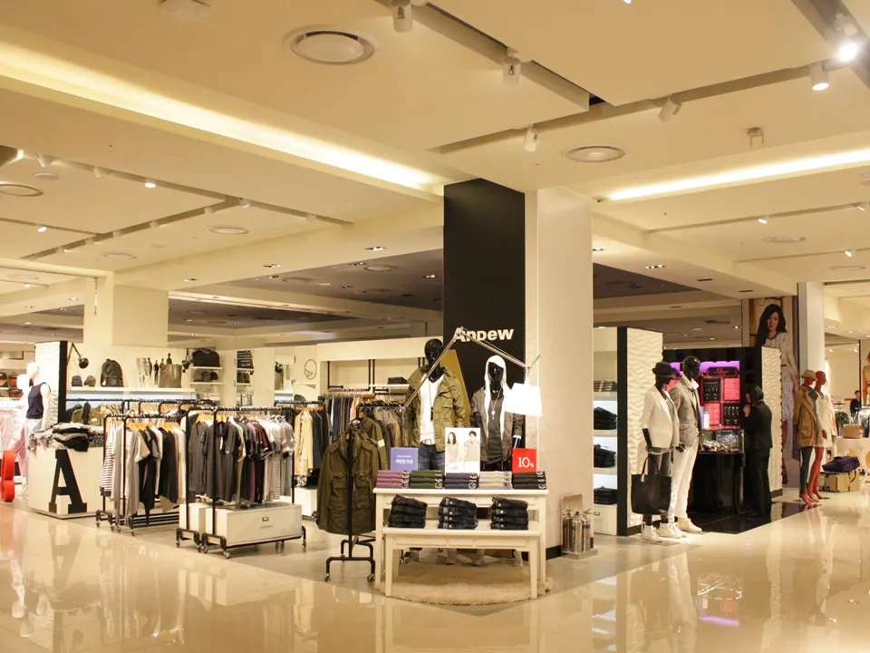 SHINSEGAE DEPARTMENT INCHEON STORE: B1F FASHION