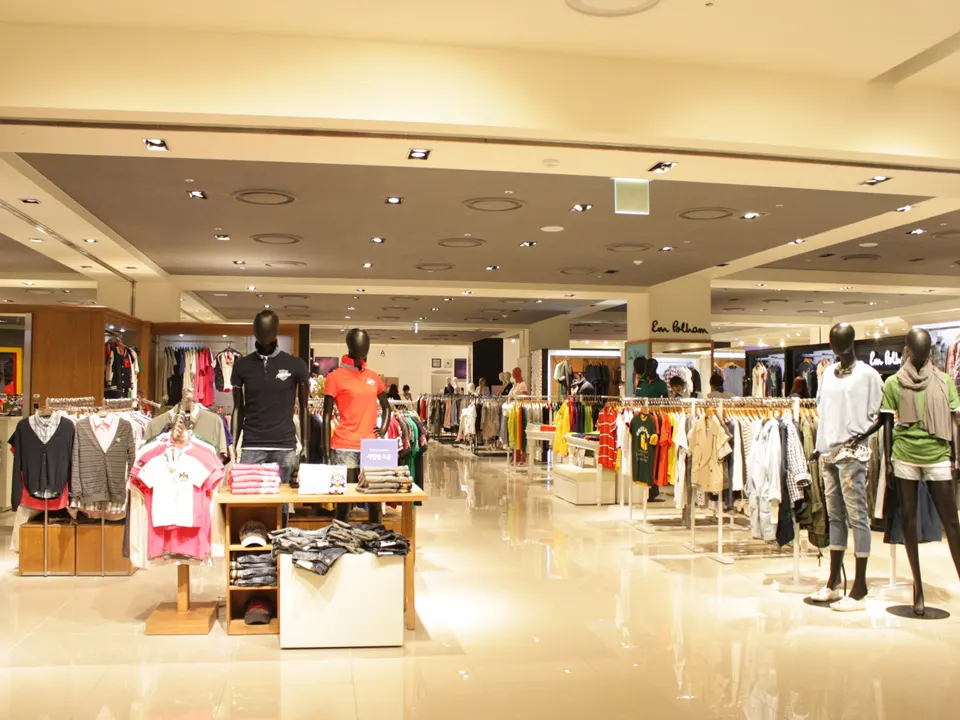 SHINSEGAE DEPARTMENT INCHEON STORE: B1F FASHION