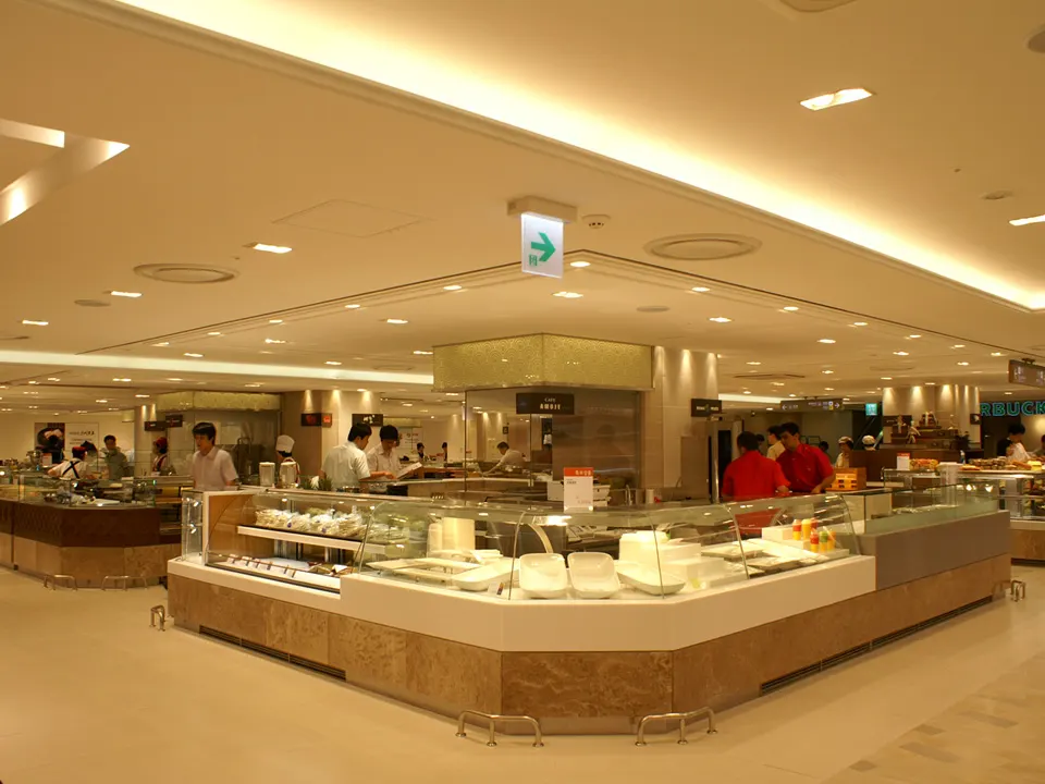 SHINSEGAE DEPARTMENT MASAN STORE: B1F SWEET & DELI