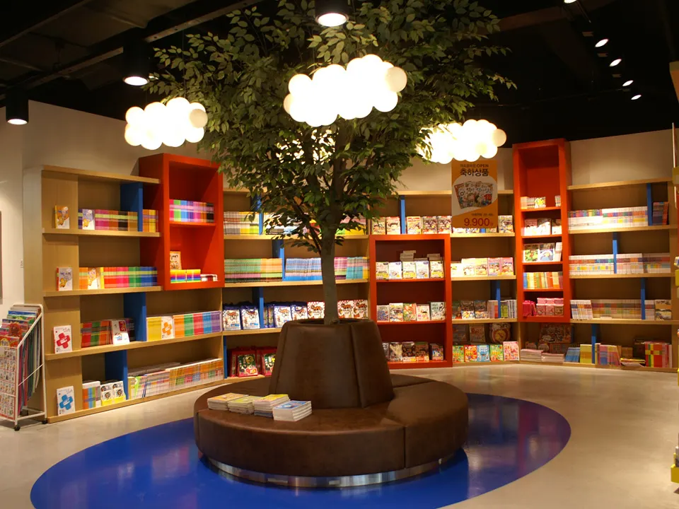 E-MART GONGDEOK STORE: BOOK STORE