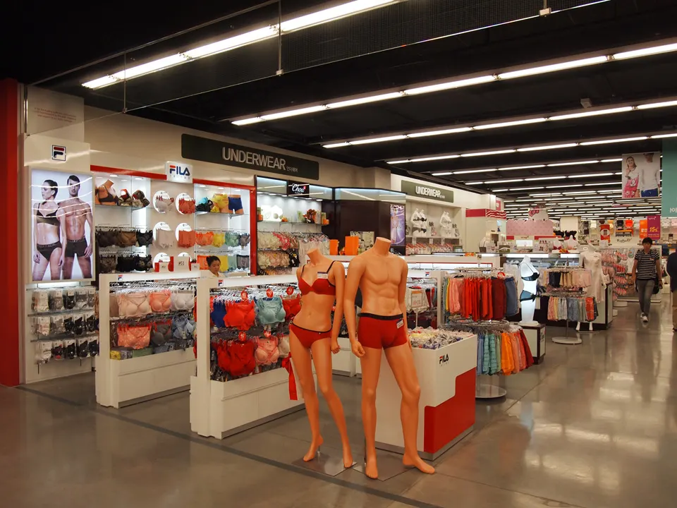 E-MART PAJU UNJEONG STORE: LINGERIE