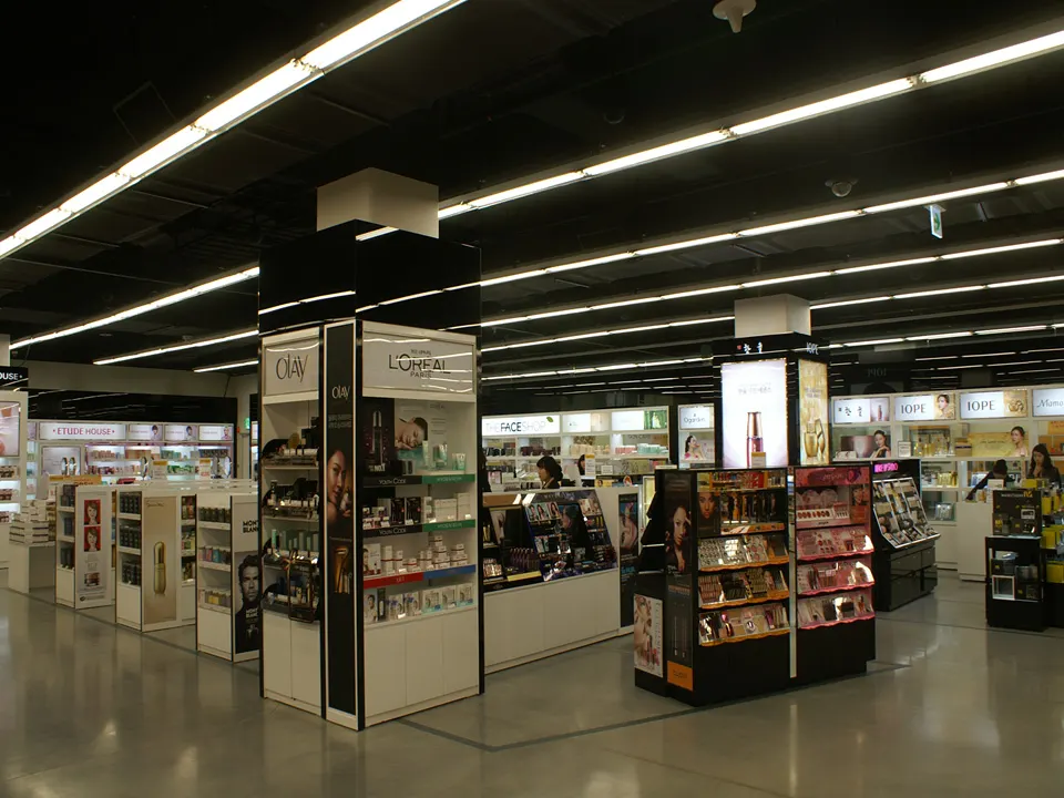 E-MART SEOSAN JAMHONG STORE: COSMETICS