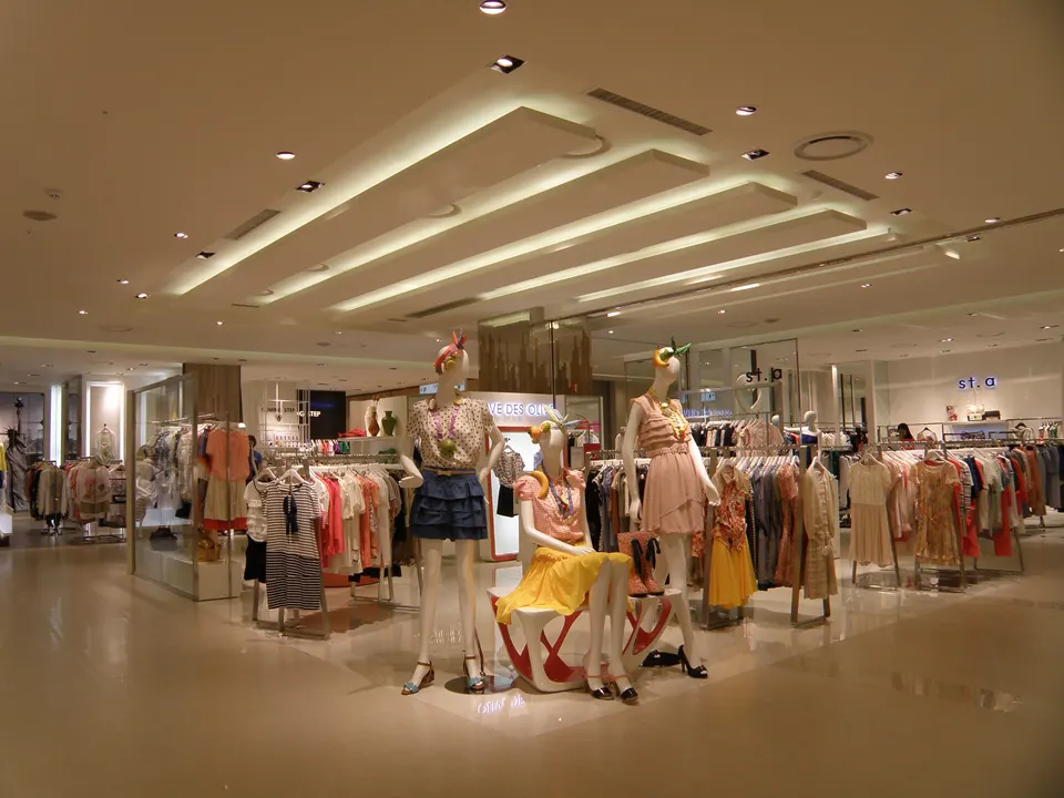 SHINSEGAE DEPARTMENT CHUNGCHEONG WEST STORE: 2F YOUNG CASUAL