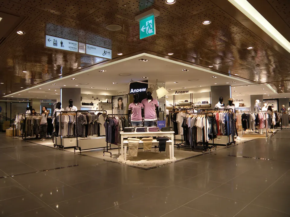 SHINSEGAE DEPARTMENT CHUNGCHEONG WEST STORE: 3MF JEAN CASUAL