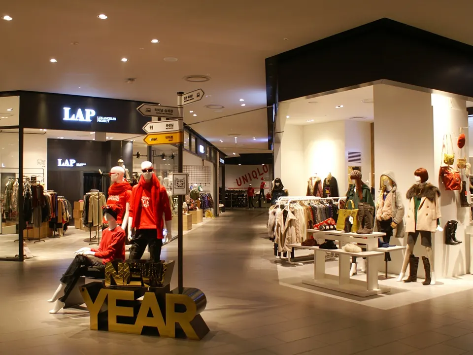 SHINSEGAE STYLE MARKET DAEJEON STORE: CASUAL