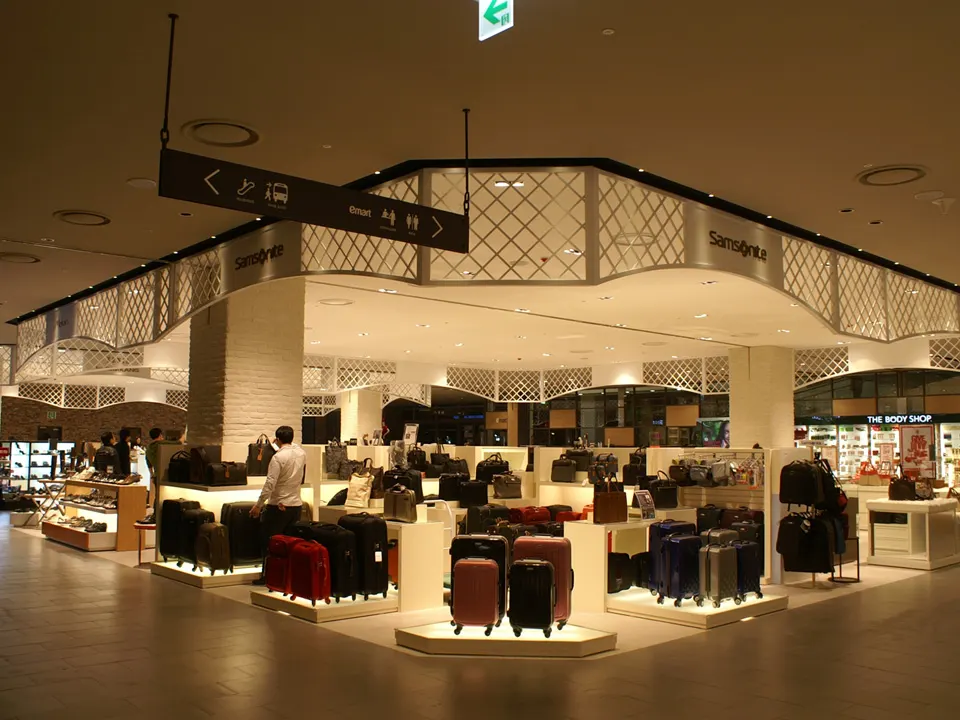 SHINSEGAE STYLE MARKET DAEJEON STORE: BAGS