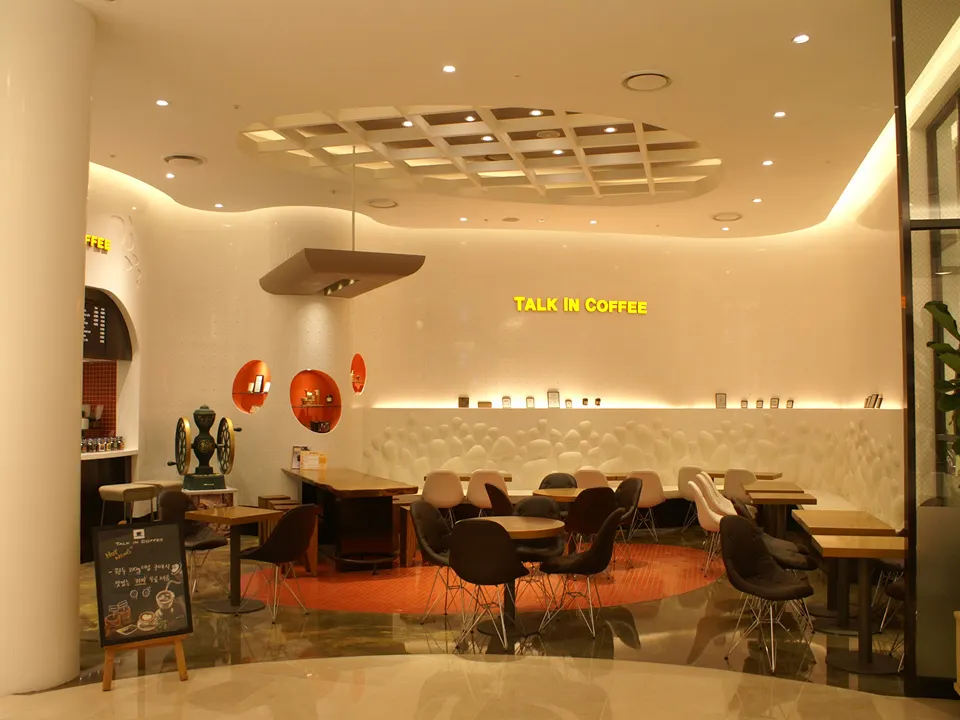 HYUNDAI DEPARTMENT CHUNGCHEONG STORE: B1F CAFE