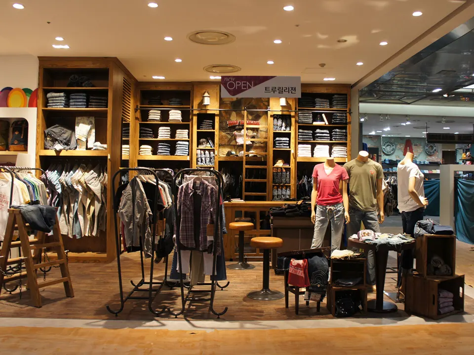 LOTTE DEPARTMENT NOWON STORE: 8F YOUNG CASUAL