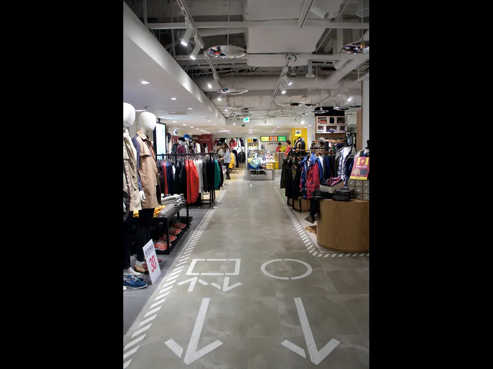 LOTTE YOUNG PLAZA MAIN STORE: 5F UNISEX ZONE