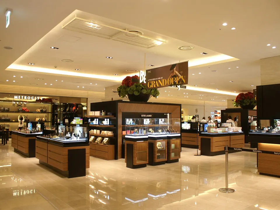 NC DEPARTMENT PYEONGCHON STORE: 1F LUXURY