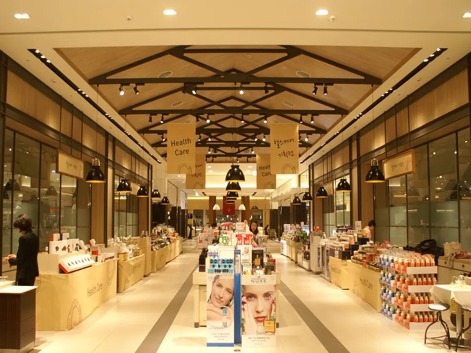 SHINSEGAE DEPARTMENT GYEONGGI STORE: B1F FRESH MARKET EVENT HALL