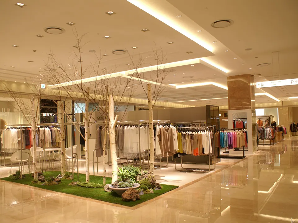 SHINSEGAE DEPARTMENT UIJEONGBU STORE: 4F WOMEN