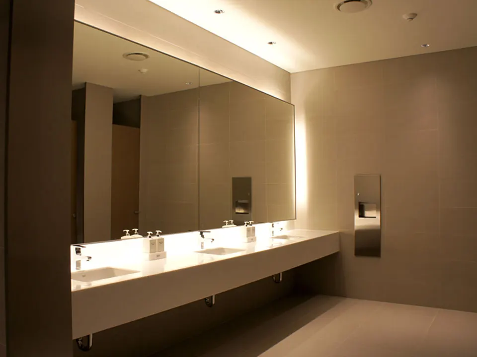 JAYU COUNTRY CLUB: RESTROOM