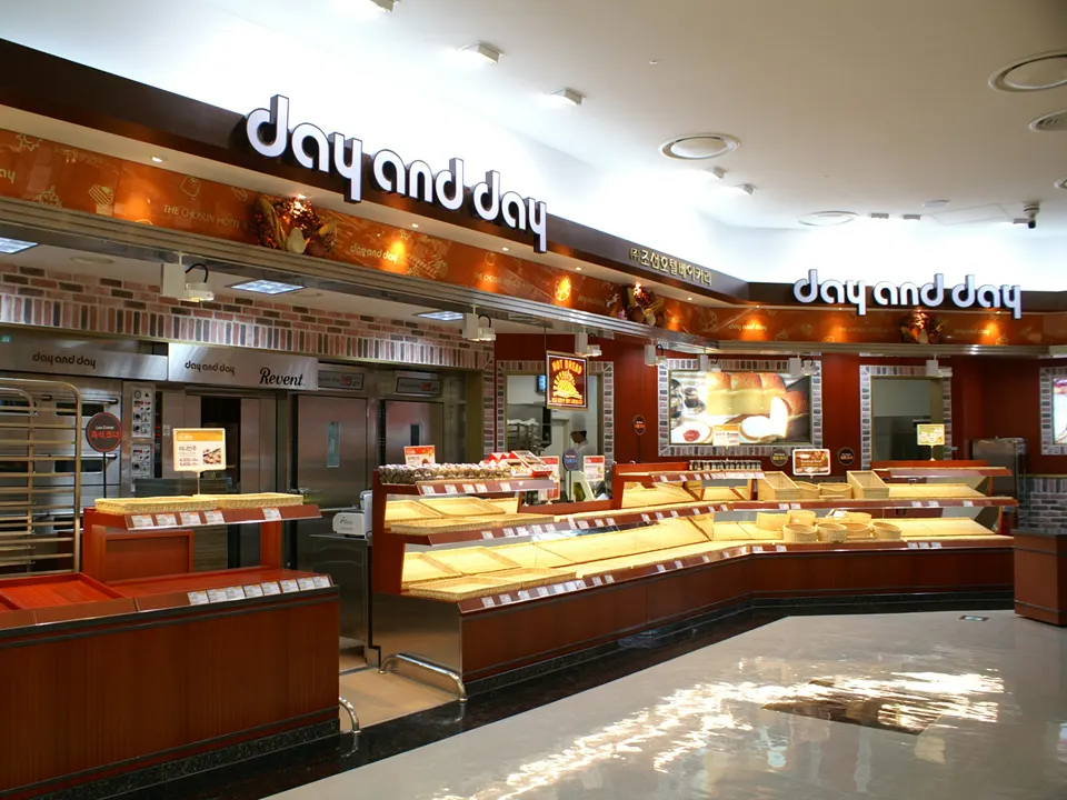 E-MART HWANGHAK STORE: B2F BAKERY
