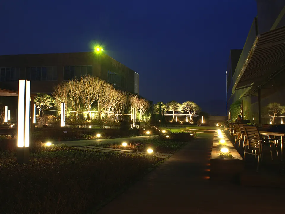 SHINSEGAE DEPARTMENT GYEONGGI STORE: ROOF GARDEN