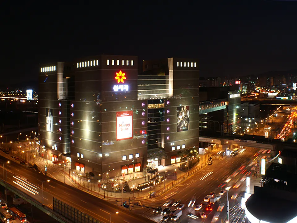 SHINSEGAE DEPARTMENT GYEONGGI STORE: EXTERIOR