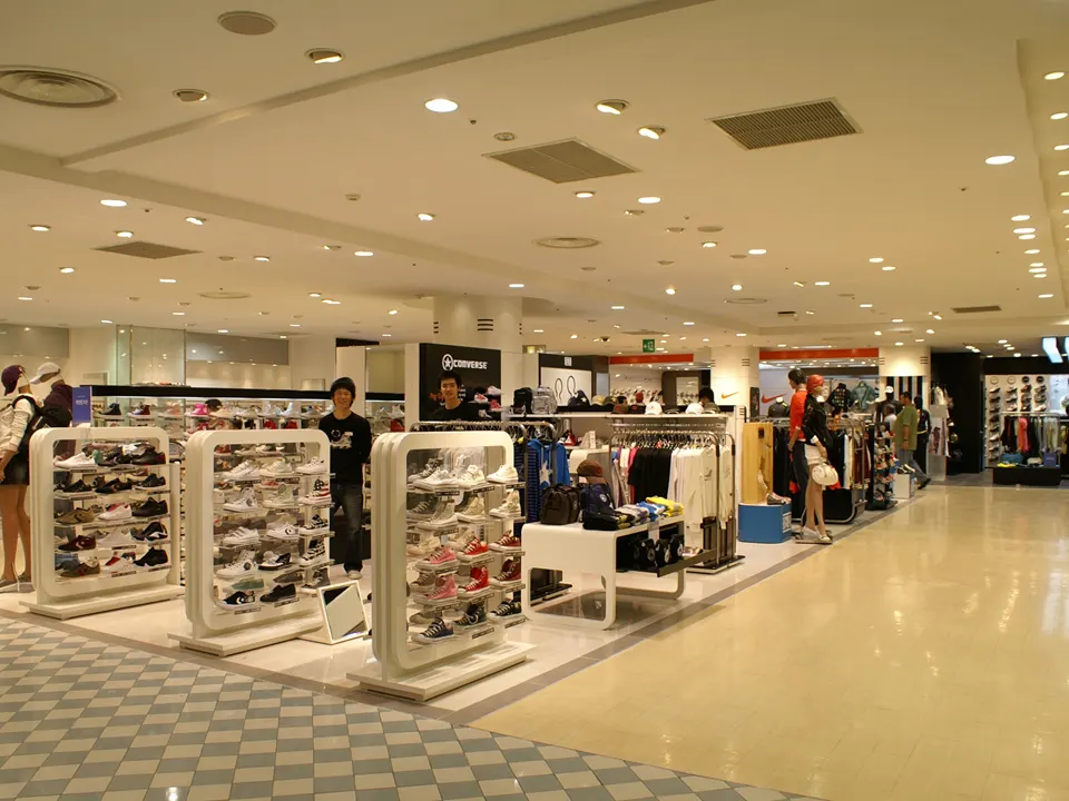SHINSEGAE DEPARTMENT GANGNAM STORE: 5F SHOES