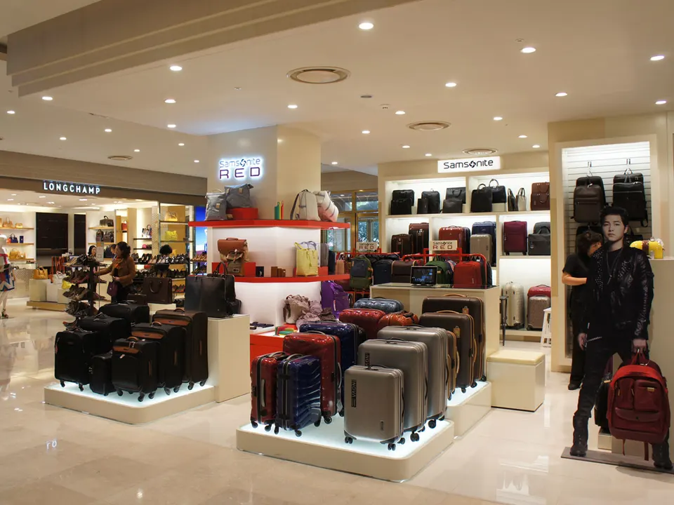 LOTTE DEPARTMENT ULSAN STORE: 1F FASHION GOODS