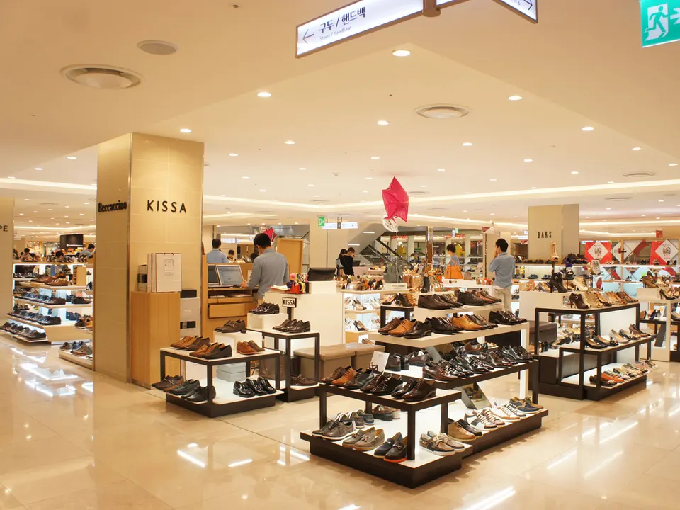 LOTTE DEPARTMENT ULSAN STORE: 2F SHOES