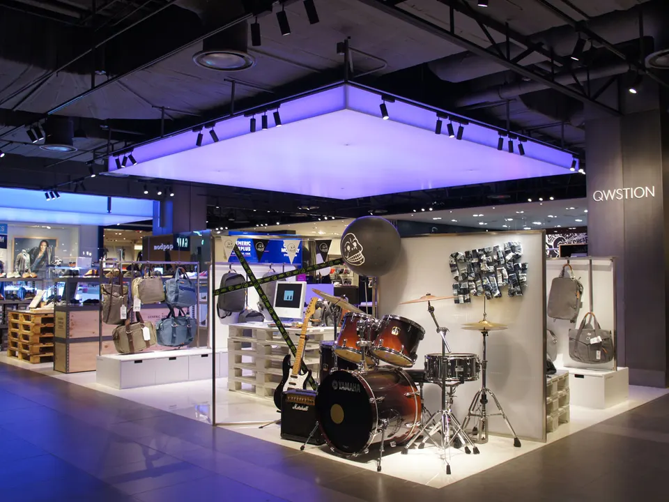 SHINSEGAE DEPARTMENT MAIN NEW STORE: 5F Street Casual Wear