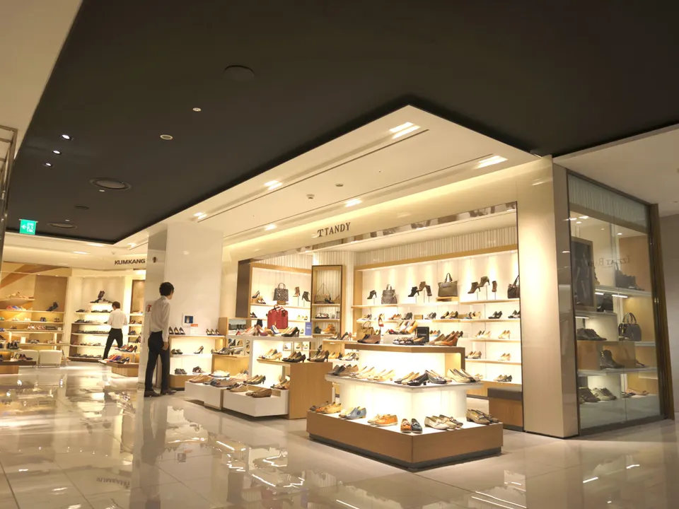 SHINSEGAE DEPARTMENT MAIN NEW STORE: 3F Shoes
