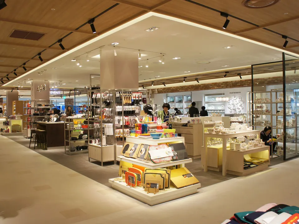 SHINSEGAE DEPARTMENT MASAN STORE: 7F Kitchen,Bedding,Electronic,Table Ware, Kid's