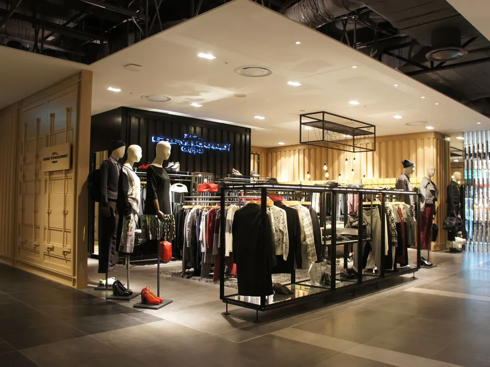 SHINSEGAE DEPARTMENT MAIN NEW STORE: 5F Street Casual Wear