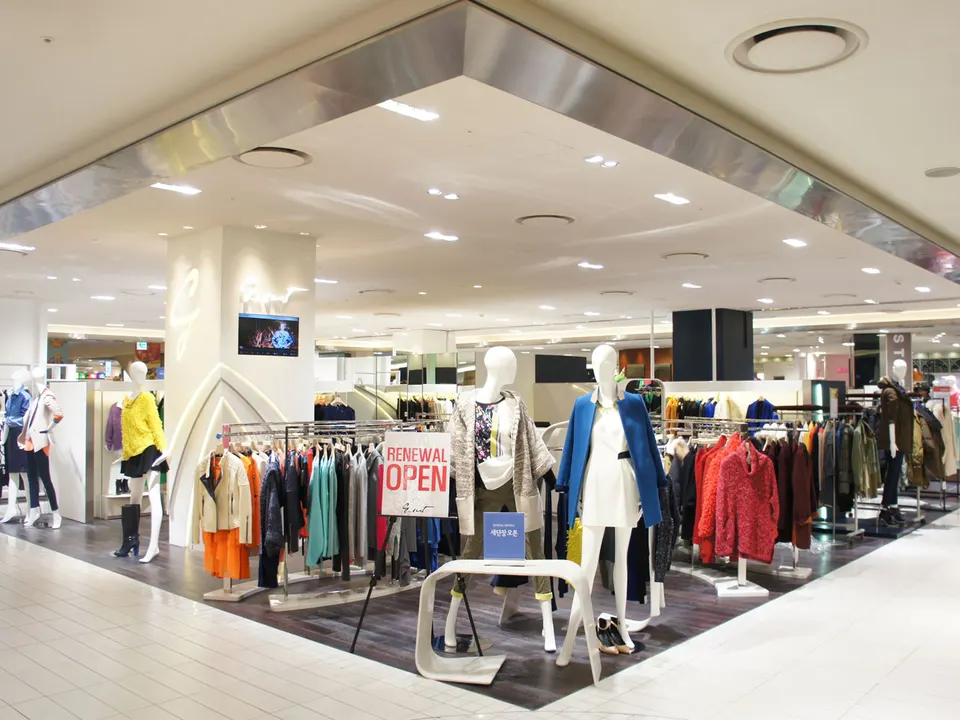 SHINSEGAE DEPARTMENT GYEONGGI STORE: 4F Young Casual