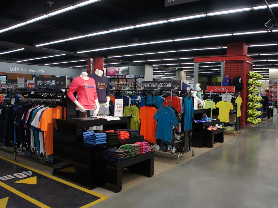 E-MART BYULNAE STORE: SPORTS