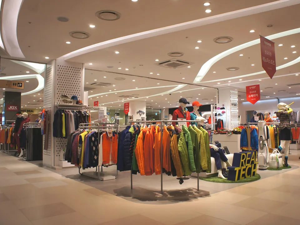 LOTTE PREMIUM OUTLET PAJU STORE: Golf Zone