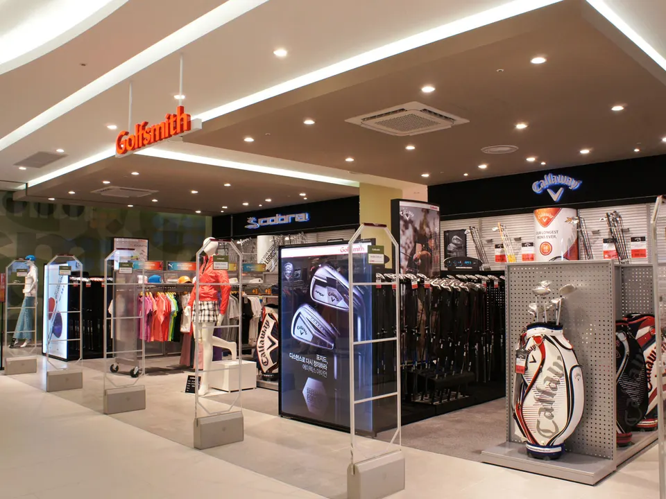 LOTTE PREMIUM OUTLET PAJU STORE: Golf Zone