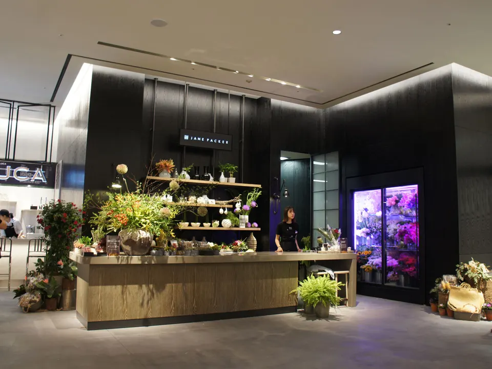 SHINSEGAE DEPARTMENT NEW MAIN STORE: FLOWER SHOP