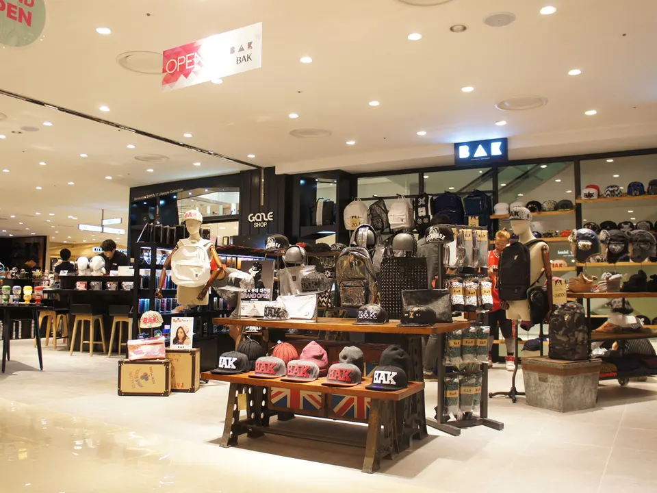 LOTTE DEPARTMENT DAEJEON STORE: 8F YOUNG PLAZA