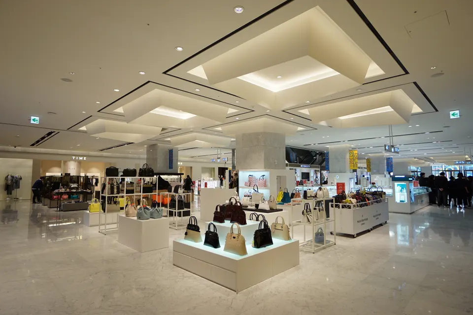 HYUNDAI OUTLET DONGDAEMUN STORE 사진 4