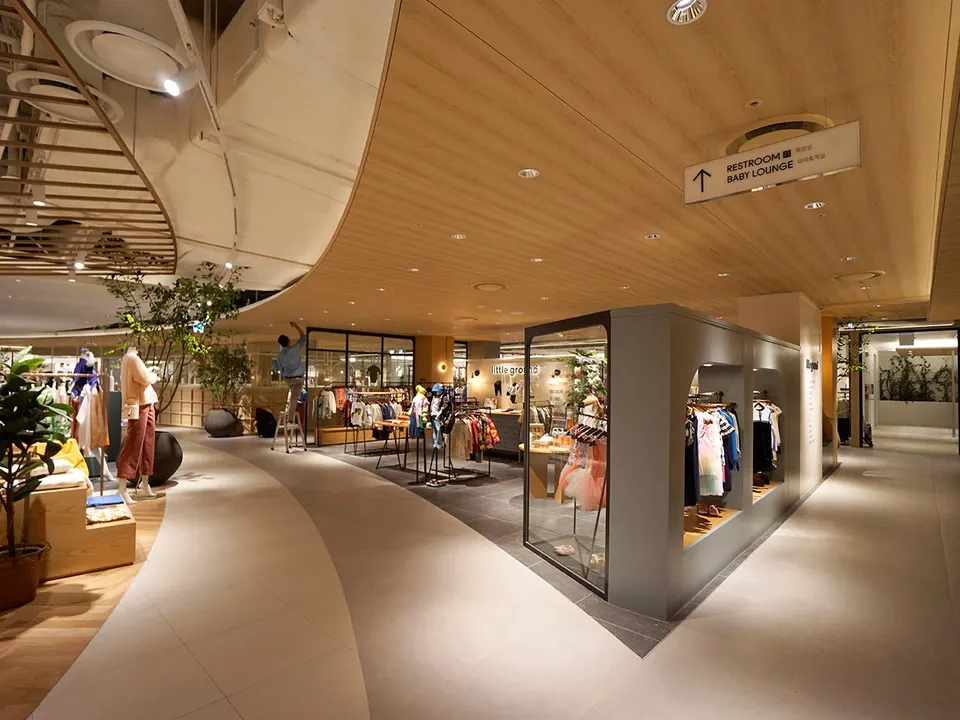 HYUNDAI DEPARTMENT APGUJEONG MAIN STORE 사진 5