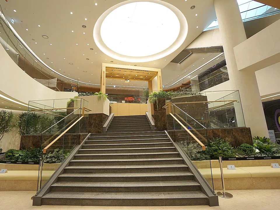 SHINSEGAE DEPARTMENT DAEJEON ART & SCIENCE STORE 사진 9