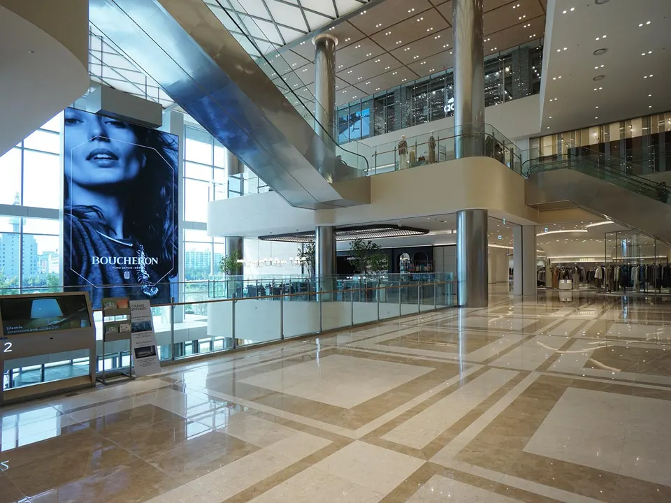 SHINSEGAE DEPARTMENT DAEJEON ART & SCIENCE STORE 사진 5